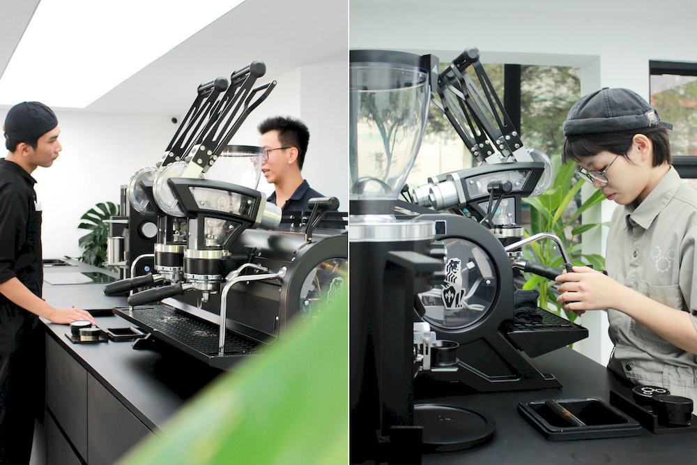 The open brewing area allows customers to directly observe the coffee-making process 